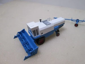 Modelli RK 21323 Mietitrebbia Avanzamento TT - Foto 1 di 2