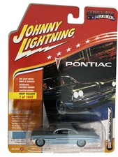 Johnny Lightning - 1961 Pontiac Catalina (Tradewind Blue) - MUSCLE CARS USA (#2)