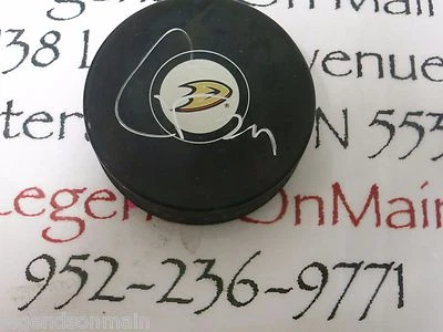 Chris Stewart Anaheim Ducks Firmado Logo Juego Oficial Puck LOM 10-24-15  Foto 1 de 2