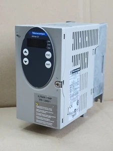 ATV31H075M2 SCHNEIDER ELECTRIC 0.75KW1HP VFD V1.7 - Picture 1 of 7