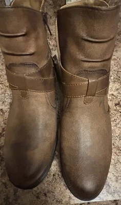 Natural SOUL by Naturalizer Quincy Brown Ankle Boots NEW Zip 1” Heel  Size 8 - Image 1 of 4
