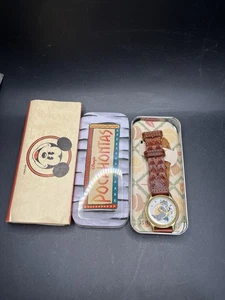 Vintage Disney Store Pocahontas Meeko & Flint 3D Herren Figuren Uhr - Bild 1 von 4