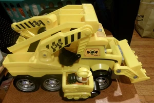 Paw Patrol Ultimate Rescue Construction Truck Lights Sound Work FREE BATTERIES - Picture 1 of 9