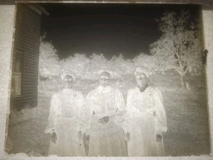 Antique GLASS NEGATIVE 3 Women In Dresses Picture Plate  - Picture 1 of 1