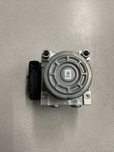 2014 - 2016 Cadillac CTS 3.6L ABS Anti-lock brake pump module 23122240 - Picture 1 of 9