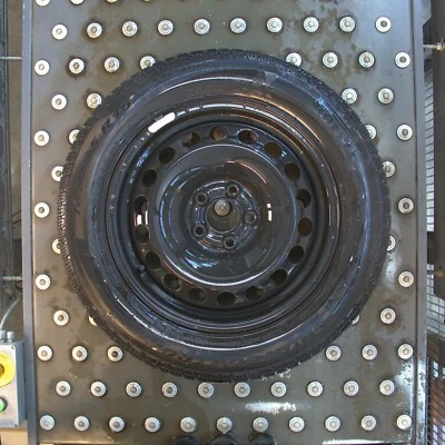 Seat Ibiza KBA 43929 Winterkompletträder Pirelli 185/65 R15 88T - Bild 1 von 4