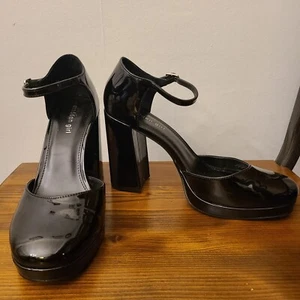 Madden Girl Unaa Women’s Faux Leather Ankle Strap Block Heels Size 10 NWB - Picture 1 of 3