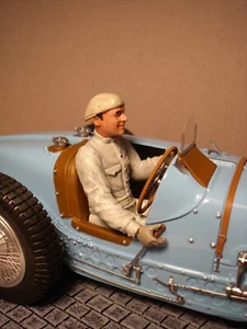 1/18 FIGUR HUGH CONWAY DRIVING VROOM BEMALT FÜR CMC AUTO UNION D - Bild 1 von 11