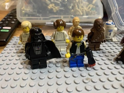 LEGO Star Wars 1999-2000 11 minifiguras - Han Solo Qui-Gon Jinn Darth Vader Leia Foto 1 de 4