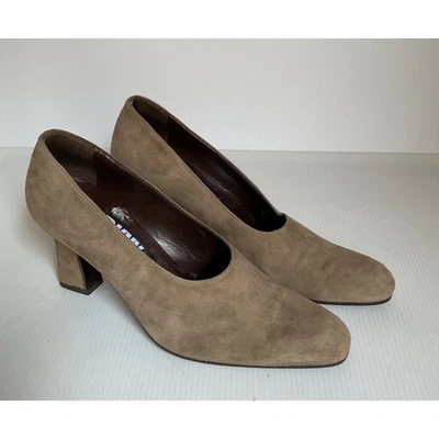 Tacones de gamuza vintage DKNY color topo talla 7 | Hechos en Italia | Suela Vero Cuoio Foto 1 de 4