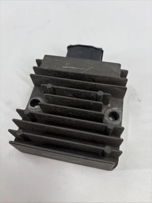 Honda Cbr125r Cbr 125 R-f 2012 - 2018 Voltage Regulator Rectifier #D40 - Image 1 of 4