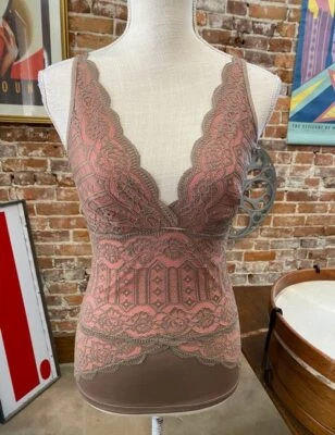 Camiseta sin mangas Rhonda Shear Mocha Nude Beige y Rosa Encaje Superpuesto Capa S Nueva Foto 1 de 4