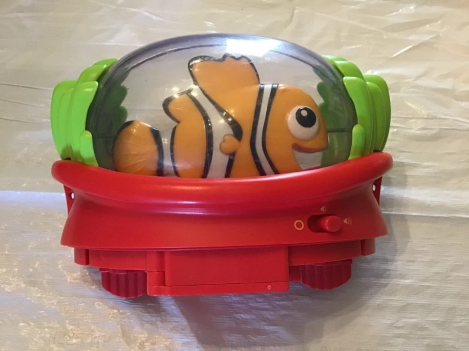 Juguete giratorio Bright Starts Disney Baby Finding Nemo Jumper pieza de repuesto Nemo Foto 1 de 2