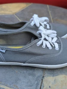 KEDS WOMEN'S SNEAKER GRAPHITE GRAY Sz 7 M CHAMPION SOLID CANVAS WF35186M USED - Picture 1 of 12