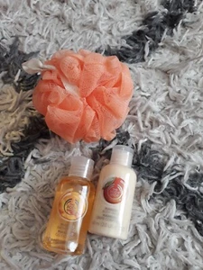 The Body Shop mango  Shower Gel , bath lily and Body whip  Set New - Picture 1 of 2
