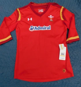 CAMISETA DE RUGBY UNDER ARMOUR ALMIRAL WRU ROJA HeatGear nueva con etiquetas $88 venta al por menor - talla mediana - Imagen 1 de 7