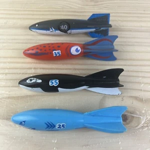Lote de 4 torpedos deslizantes vintage SwimWays Toy Quest piscina juguete acuático 5 pulgadas - Imagen 1 de 21