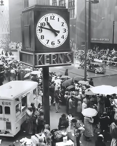 Ernst Kern Company Clock Corner Detroit Woodward Gratiot 8x10 Photo Enhanced - Picture 1 of 1