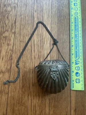 Antique Vintage Purse Small Brass Shell Design - Image 1 of 3