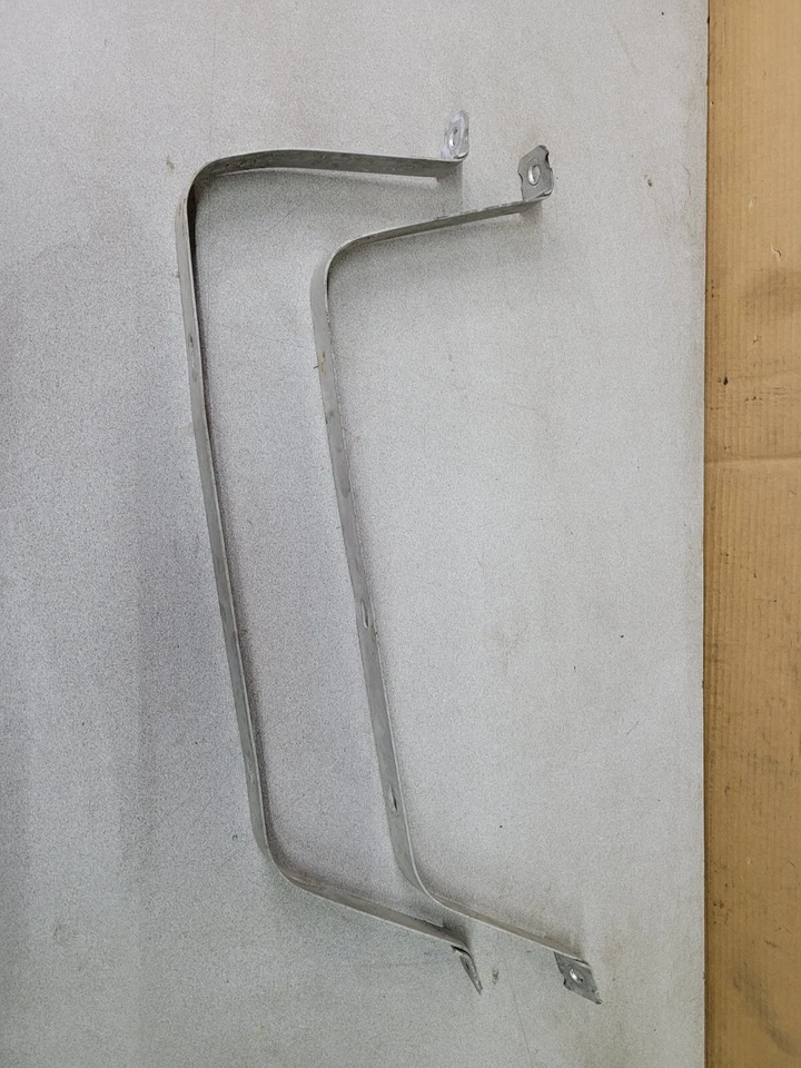 Пара ремней топливного бака 2009-2017 Volkswagen VW CC 3c0201654b / 653c - Изображение 1 из 1