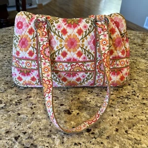 Vera Bradley Women Daisy Floral Pink Bag Sport Vacation Travel Size Zip Up Purse - Picture 1 of 20