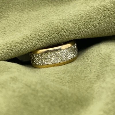 Alianza de boda de tungsteno tono dorado tres llaves talla 6 tira de meteorito imitado 8 mm Foto 1 de 4