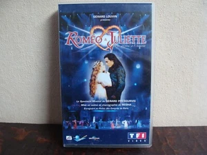 K7 - VHS - ROMEO & JULIETTE - SPECTACLE - Gérard PRESGURVIC - Français - 2001 - Afbeelding 1 van 1