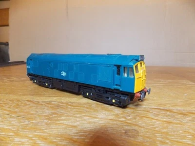 HORNBY R068 CLASS 25 DEISEL LOCO No 25247 in BR Blue Livery. OO Gauge - Image 1 of 4