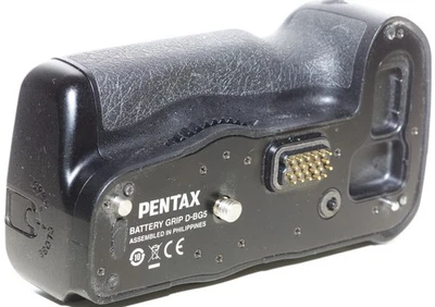 Pentax D-BG5 Battery Grip for the K-3 and K-3 Mk.II cameras - Image 1 of 4