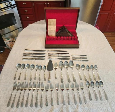 Juego de cubiertos grabados esterlina S. Kirk & Son Old Maryland de 48 piezas Foto 1 de 4