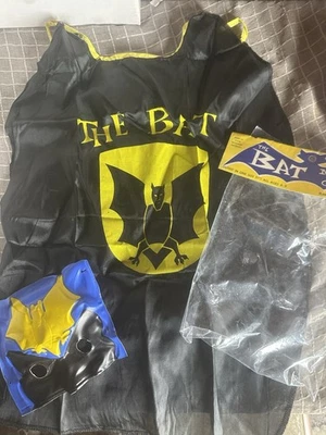 Máscara de Murciélago Capa Disfraz Bland Charnas 954 Batman Halloween Años 60 De Colección Foto 1 de 4