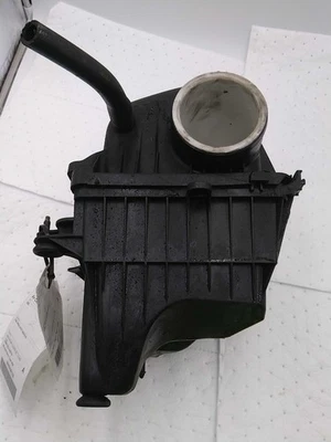 2009 Chrysler Town & Country Air Cleaner Assembly OEM 04809877AC Used - Image 1 of 4