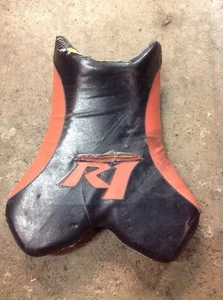 04 05 06 Yamaha YZFR1 YZF R1 Front Rider Seat Saddle OEM W Damage - Foto 1 di 6