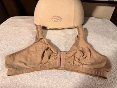 SUJETADOR MUJER LÍDER BEIGE, TALLA 40 A/B, SIN CABLES, CIERRE DELANTERO, SIN RELLENO Foto 1 de 4