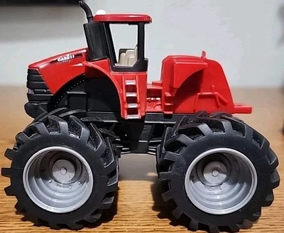 1/64 Scale?  ERTL CASE IH STEIGER.   - Image 1 of 4