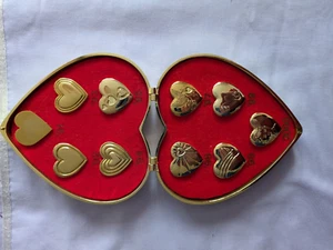 VARIETY CLUB GOLDEN HEART 10 BADGES DISPLAY CASE SPIDERMAN TREE FREE FRED PIN - Picture 1 of 15