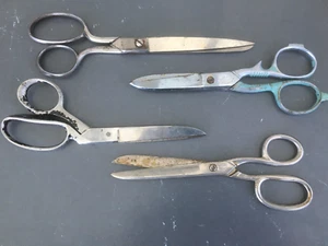 JOB LOT OF 4 ASSORTED VINTAGE ANTIQUE OLD METAL SCISSORS FOR DECOR ONLY - Picture 1 of 3