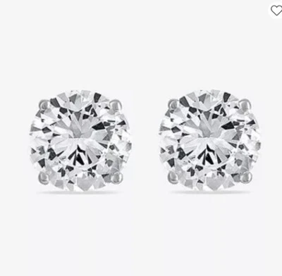 Серьги-гвоздики из чистого серебра с белым сапфиром лабораторной огранки принцессы 2,5 карата - Изображение 1 из 3