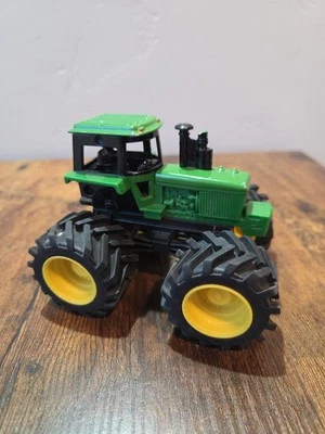 ETRL John Deere 8310 Tractor Ultra Ultra Rare Premier Series 1:64 - Image 1 of 4