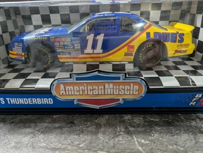Brett Bodine #11 Team Lowe’s Ford Thunderbird 1995 American Muscle 1/18 diecast Foto 1 de 4