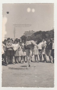 Pretty Cute Young Women Schoolgirl Lady Female Sport Snapshot Girls Old Photo - Picture 1 of 7