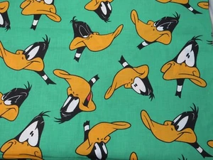 5 Yards Vintage 1990s Daffy Duck Cotton Fabric Warner Brothers Looney Tunes - Bild 1 von 3
