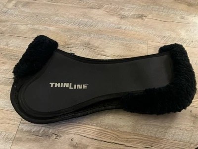 Meia almofada grande Thinline Trifecta com rolos pretos de pele de carneiro - Shimmable - Imagem 1 de 3