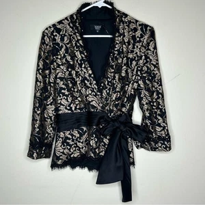 Chaqueta envolvente de encaje negra con cuentas de lentejuelas florales superposición Tadashi Collection para mujer 12 - Imagen 1 de 8
