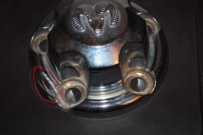 93-01 Dodge Ram 94-02 Van 93 Ramcharger wheel center 52038267 cap "dented" - Изображение 1 из 3