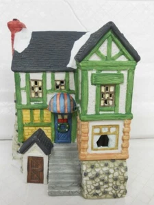 Dickens Sammlerstück beleuchtetes Keramikhaus - Weihnachtsdorf Towne Serie - 7" - Bild 1 von 12