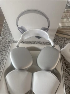 AirPods Max - Silver - Picture 1 of 3