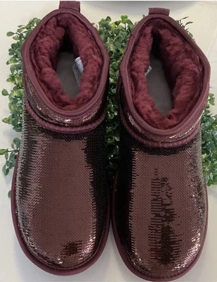 UGG CLASSIC ULTRA MINI BOLA ESPELHADA LANTEJOULAS UVA SELVAGEM WGRP Autêntico Tamanho 7 - Imagem 1 de 3