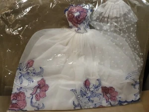 Calidad Bordado Blanco Hecho para Sindy Muñeca Vestido de Boda Vestido de Baile Vestido Vendedor del Reino Unido - Imagen 1 de 3