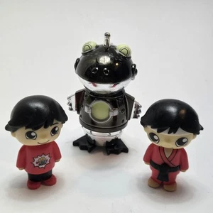 Ryan's World- Glow in the Dark, Gus The Silver Gummy Gator, 2019 Plus 2 Ryans - Picture 1 of 13